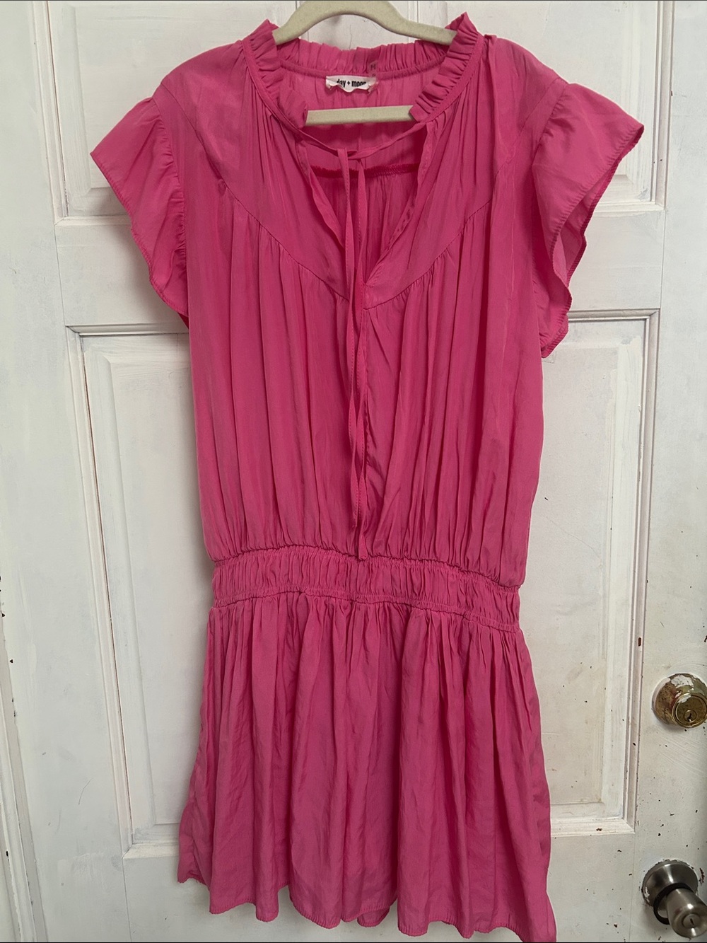 NWOT Women's Pink Short Sleeve Ruffle-Trim Dress  - small